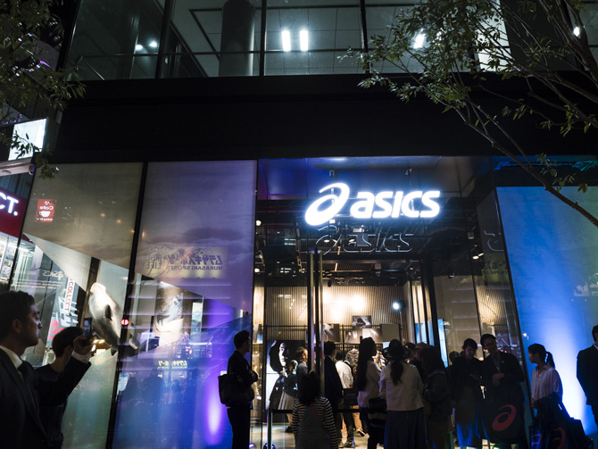 アシックス原宿フラッグシップ