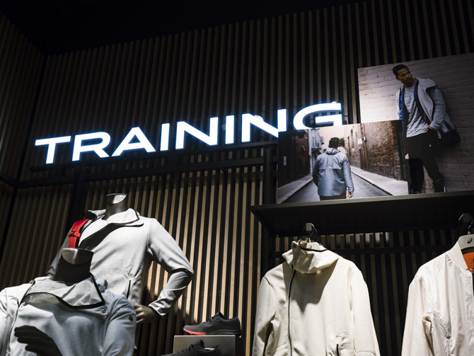 アシックス原宿フラッグシップ